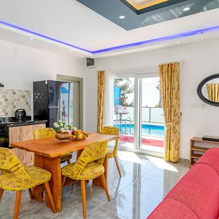 Apartament Nazo - Kalkan'da Muhafazakar Balayi Villasi